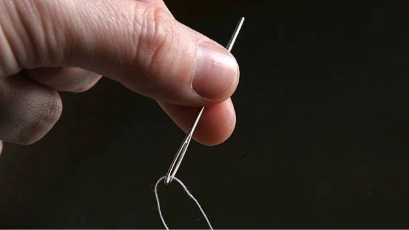 Câu đố về cái kim nhỏ bé nhưng đầy sắc sảo