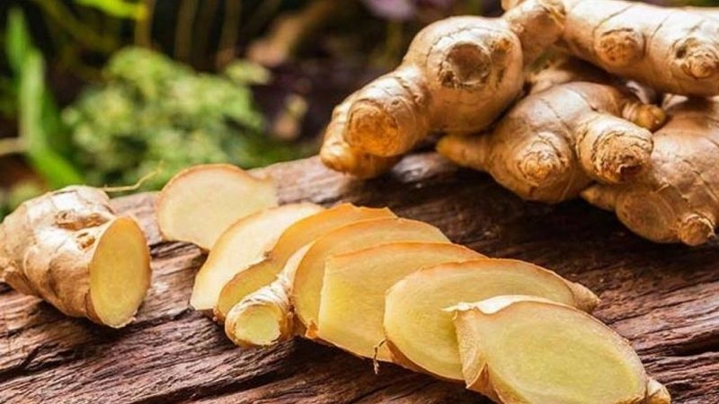 Mẹo dân gian chữa nôn trớ ở trẻ sơ sinh với gừng tươi