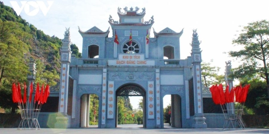 Lễ hội ở Bạch Đằng Giang