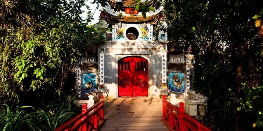 Đền Ngọc Sơn nét tinh hoa văn hóa giữa lòng hồ