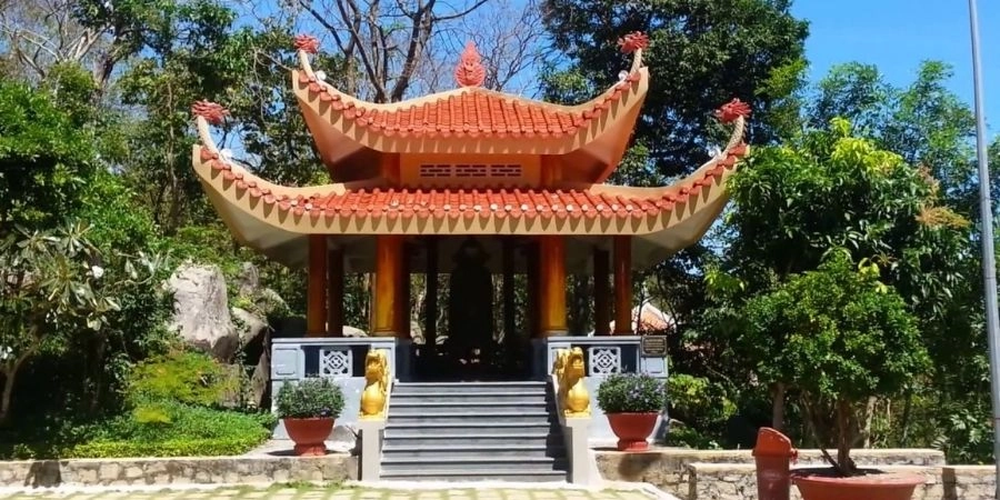 Một số địa điểm tham quan tại khu di tích lịch sử Minh Đạm