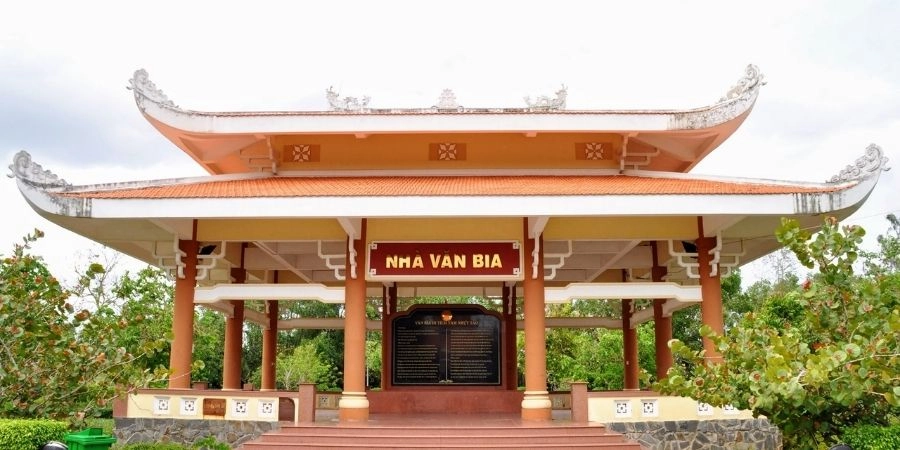 Hoạt động tham quan tại khu di tích
