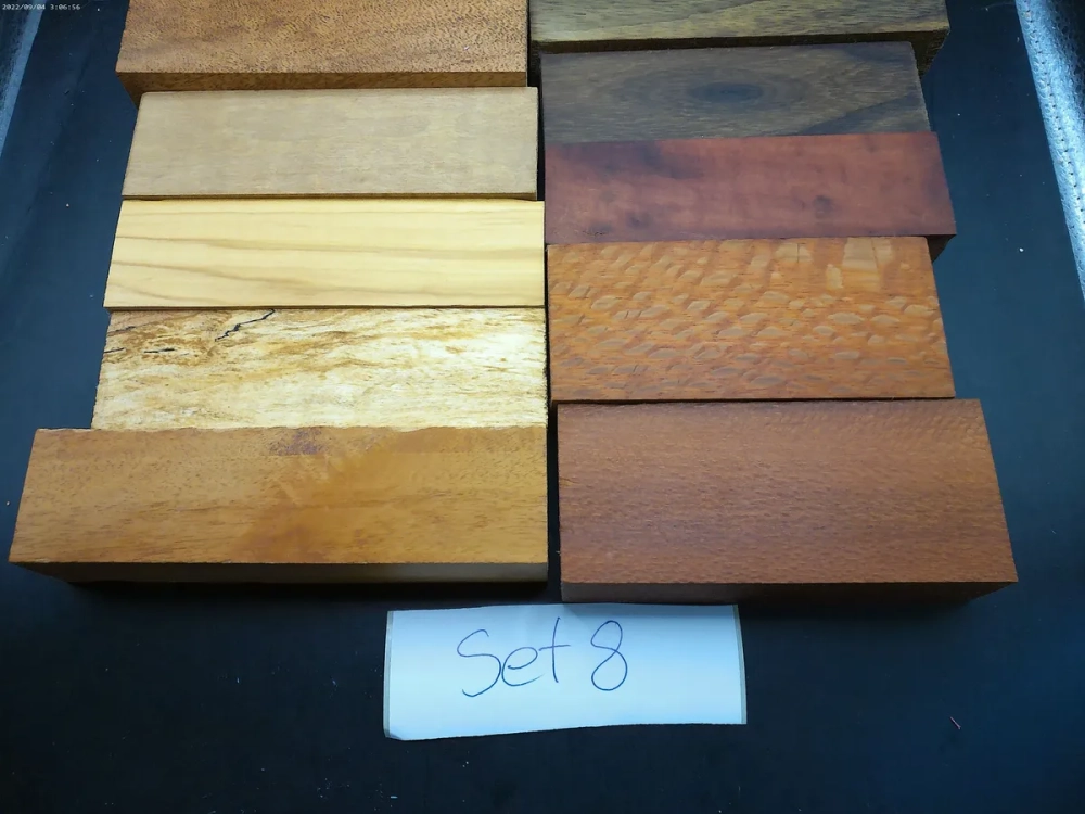 Vẻ đẹp của các loại vân gỗ quý làm bàn ghế phòng khách