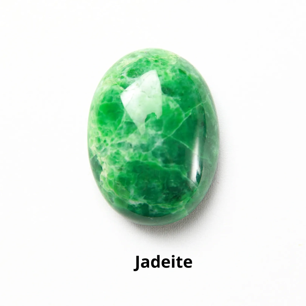 Trang sức Ngọc Cẩm Thạch phong thủy giúp mang lại bình an