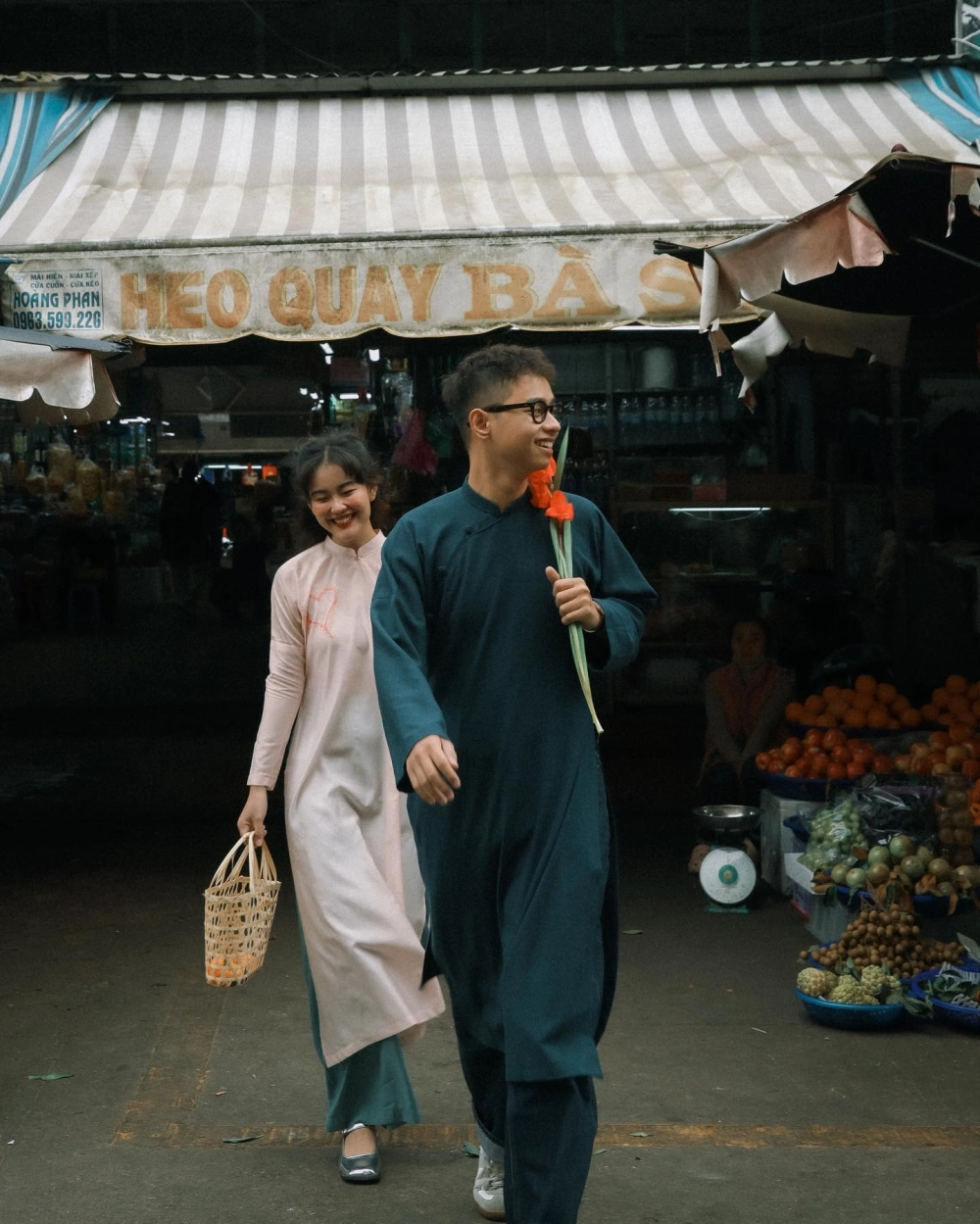 Trang phục tà áo dài Việt Nam đám cưới lộng lẫy